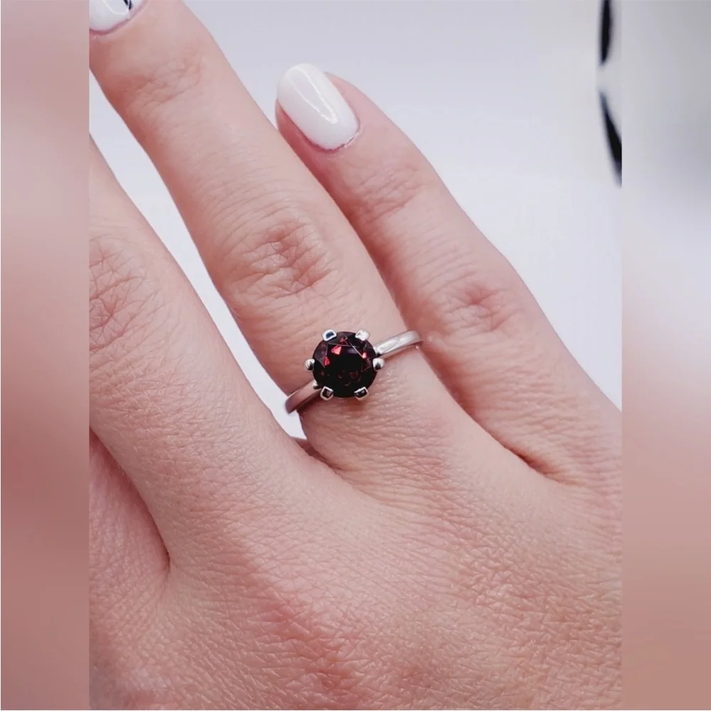 Genuine Round 1.25 Carat Garnet 925 Sterling Silver Solitaire Engagement Ring
